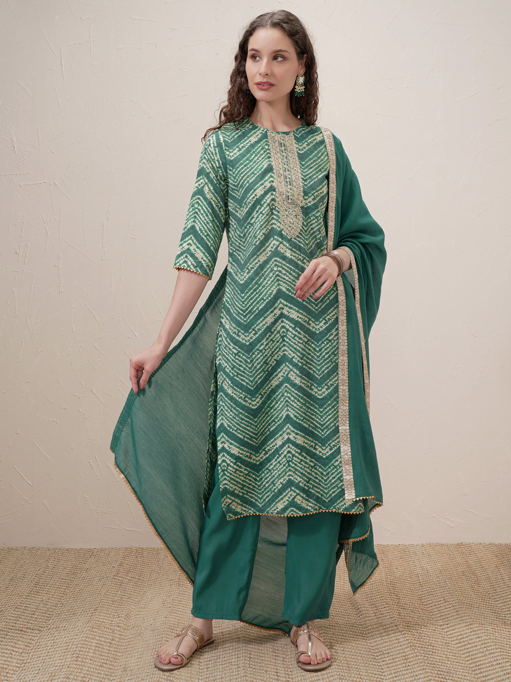 Vishudh Women Green Printed Kurta With Trouser And Dupatta - Green - Image 2