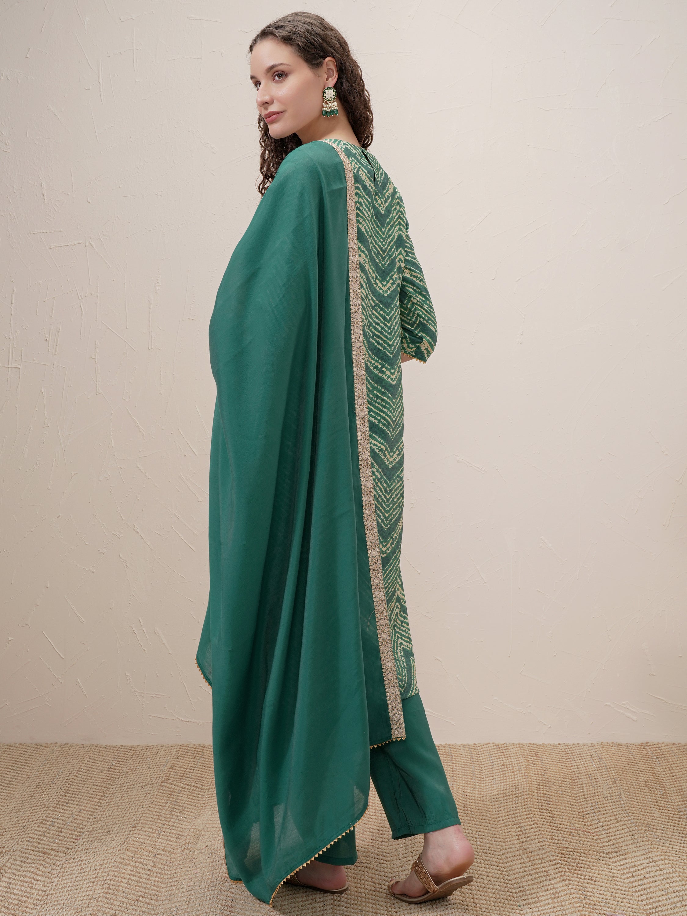 Vishudh Women Green Printed Kurta With Trouser And Dupatta - Green - Image 3