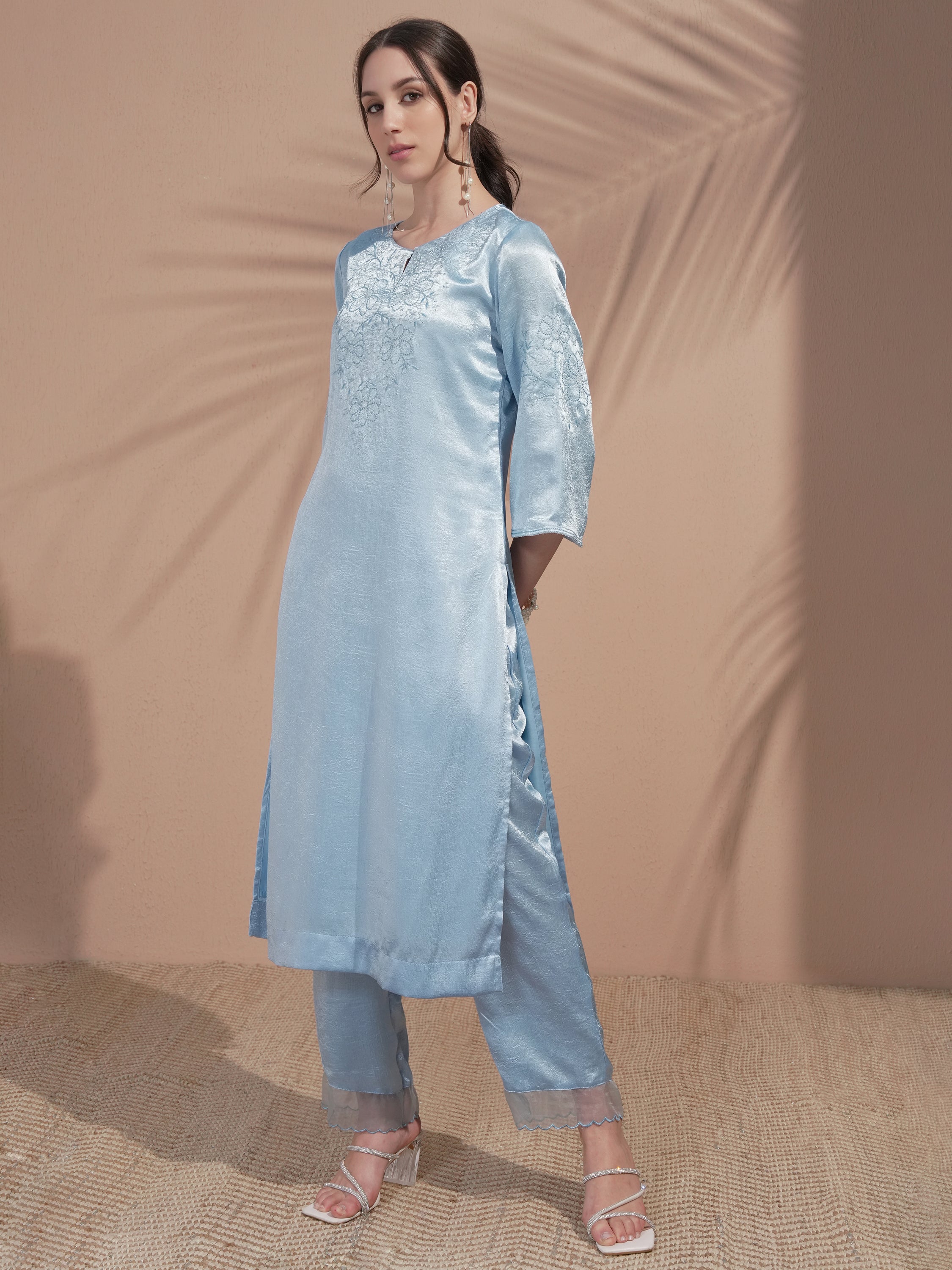 Vishudh Women Blue Embroidered Kurta With Trouser - Blue - Image 4