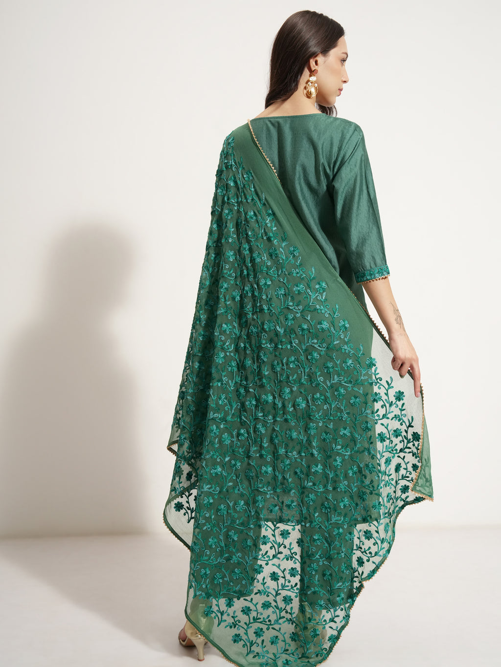 Vishudh Women Green Embroidered Kurta With Trouser And Dupatta - Green - Image 3