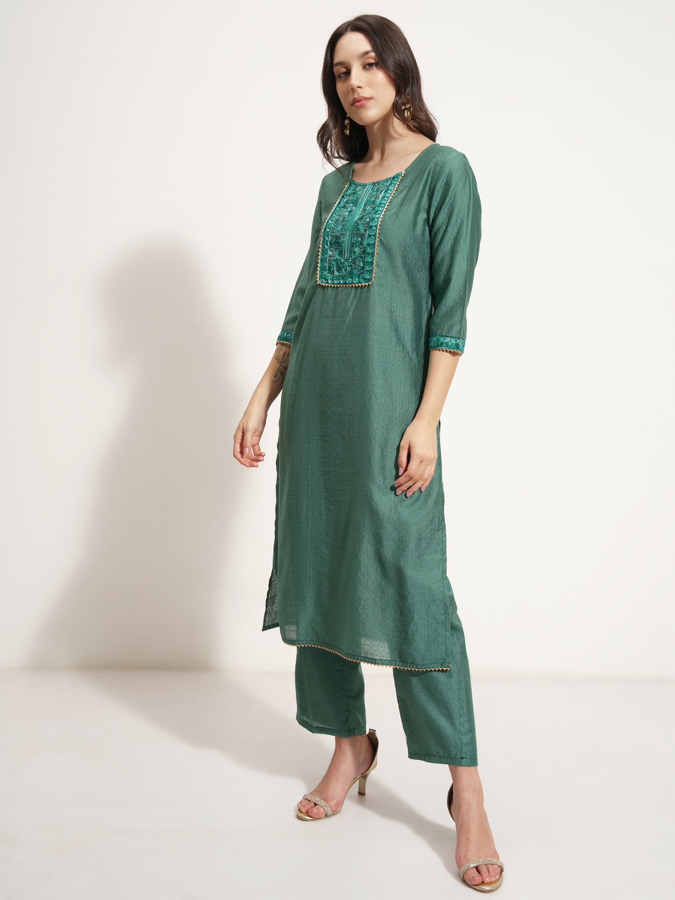 Vishudh Women Green Embroidered Kurta With Trouser And Dupatta - Green - Image 4