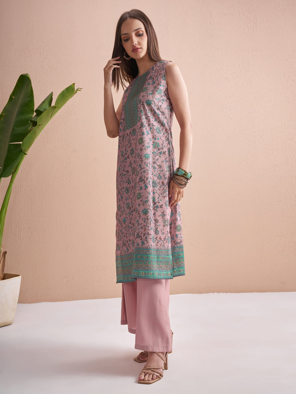 Vishudh Women Lavender Printed Kurta With Trouser And Dupatta - Lavender - Image 4