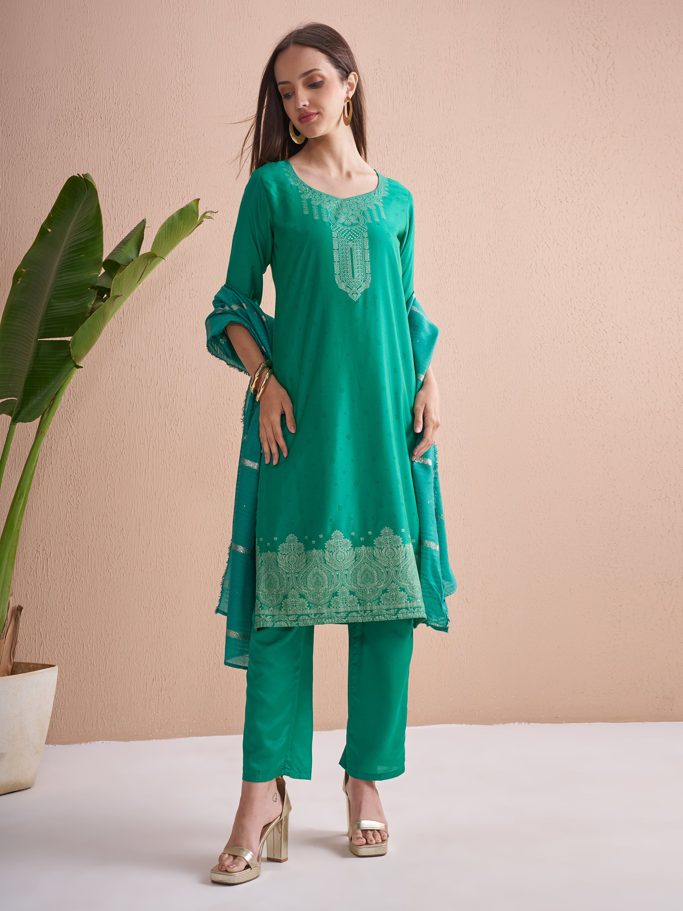 Vishudh Women Green Printed Kurta With Trouser And Dupatta - Green - Image 2