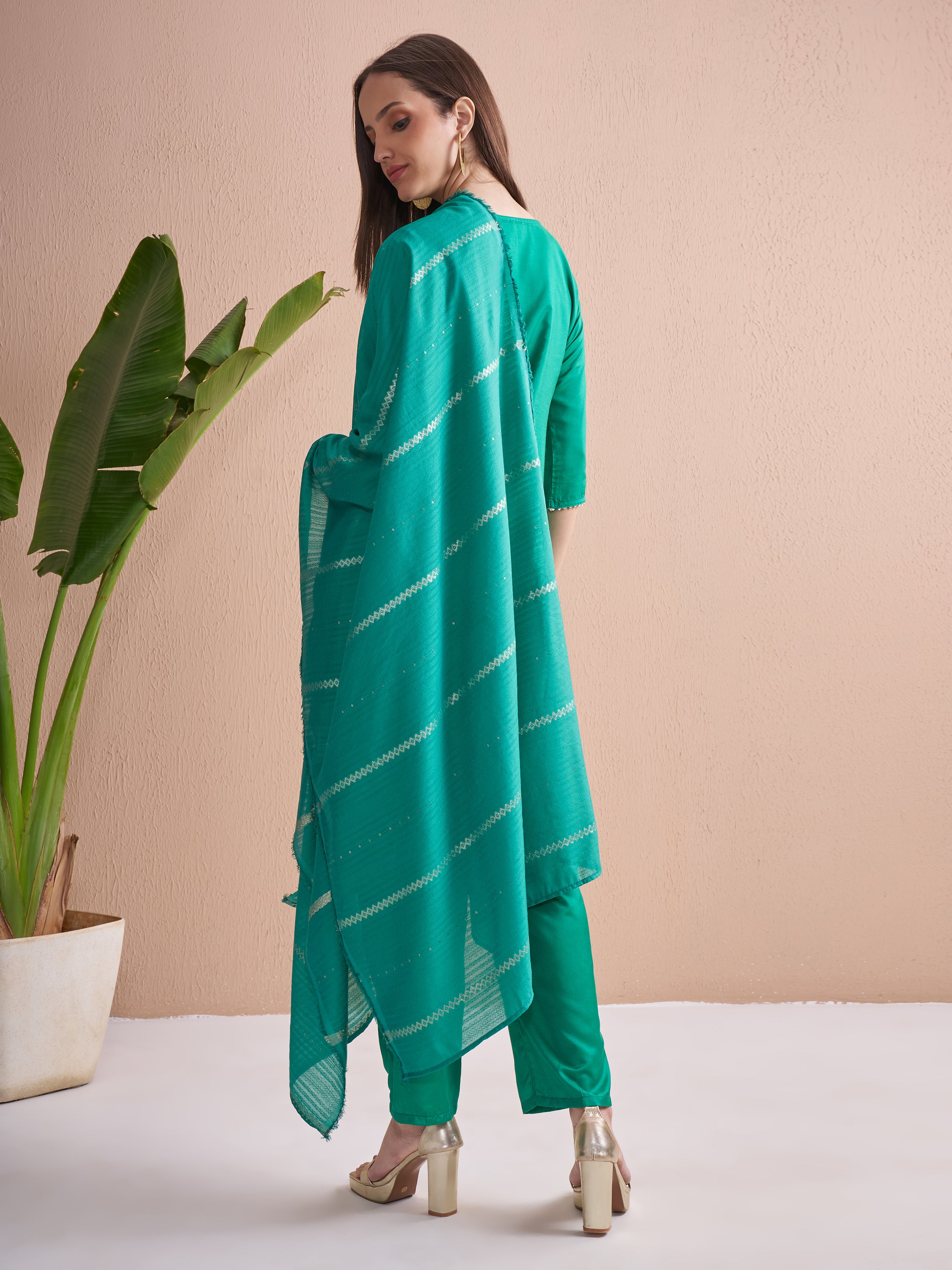 Vishudh Women Green Printed Kurta With Trouser And Dupatta - Green - Image 3