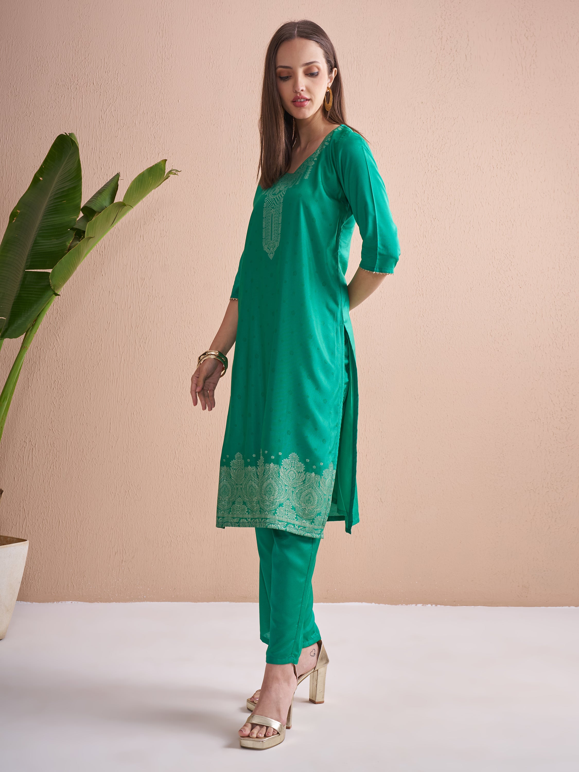 Vishudh Women Green Printed Kurta With Trouser And Dupatta - Green - Image 4
