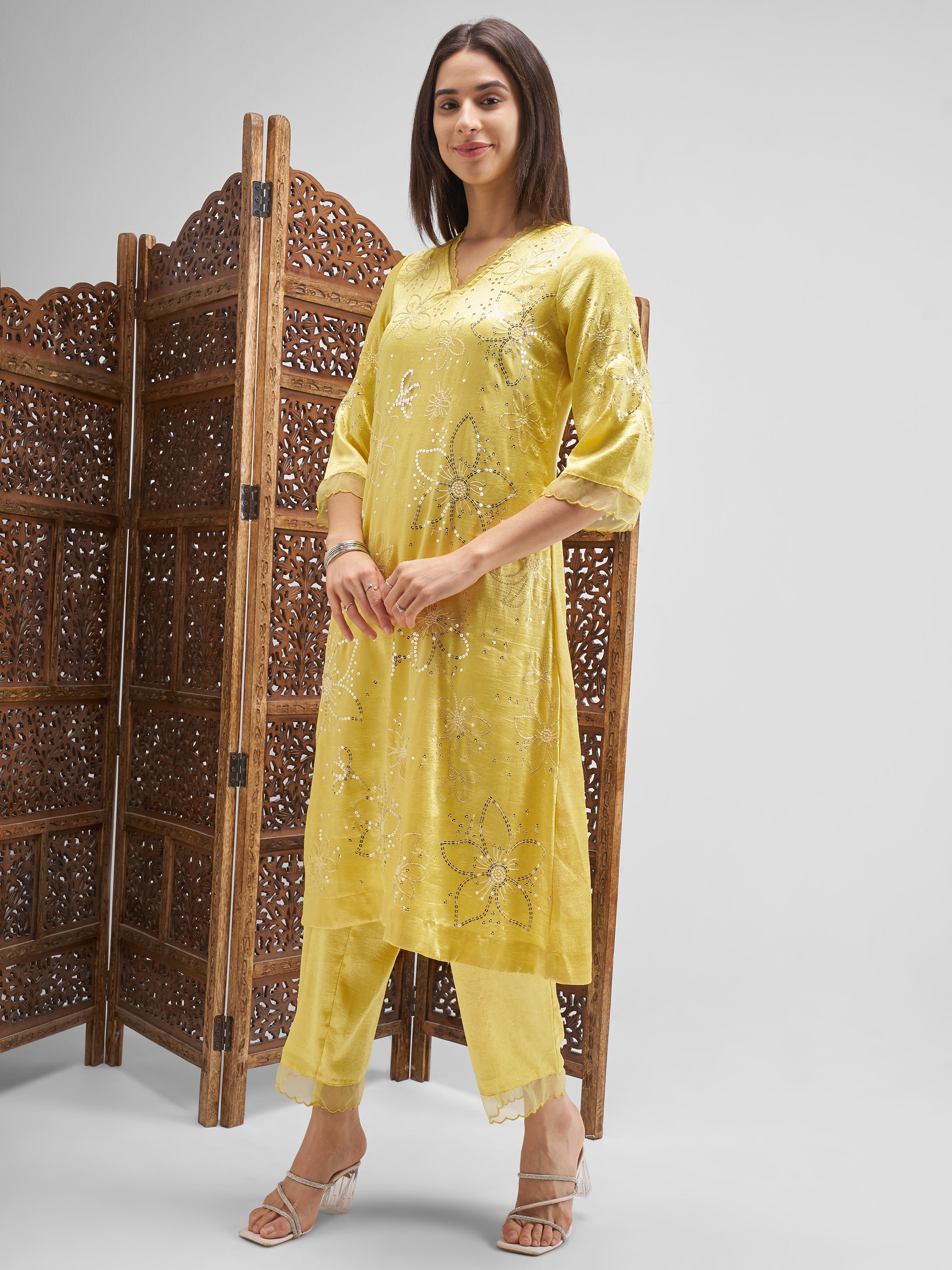 Vishudh Women Yellow Embroidered Kurta And Trouser - Yellow - Image 2