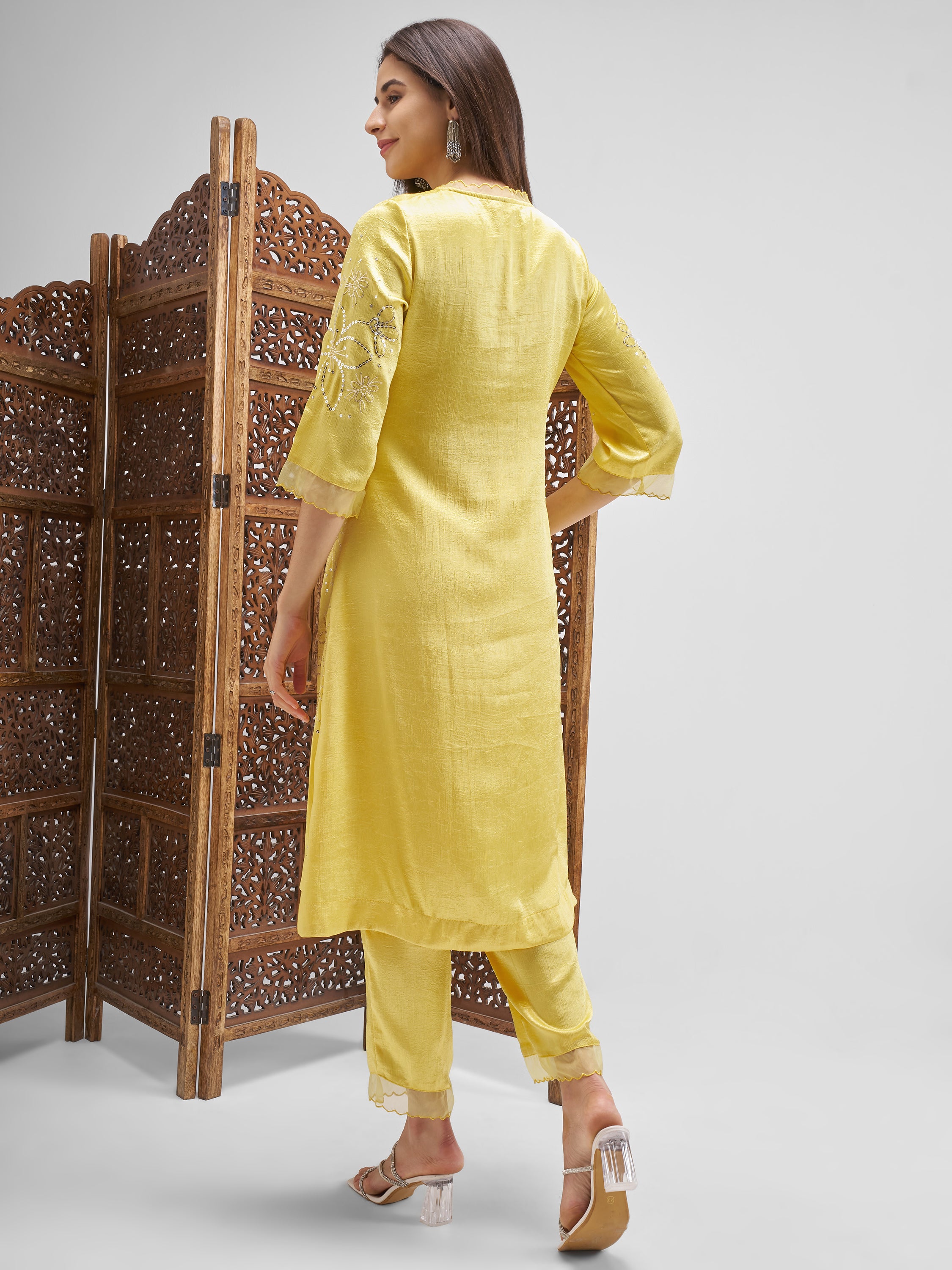 Vishudh Women Yellow Embroidered Kurta And Trouser - Yellow - Image 3