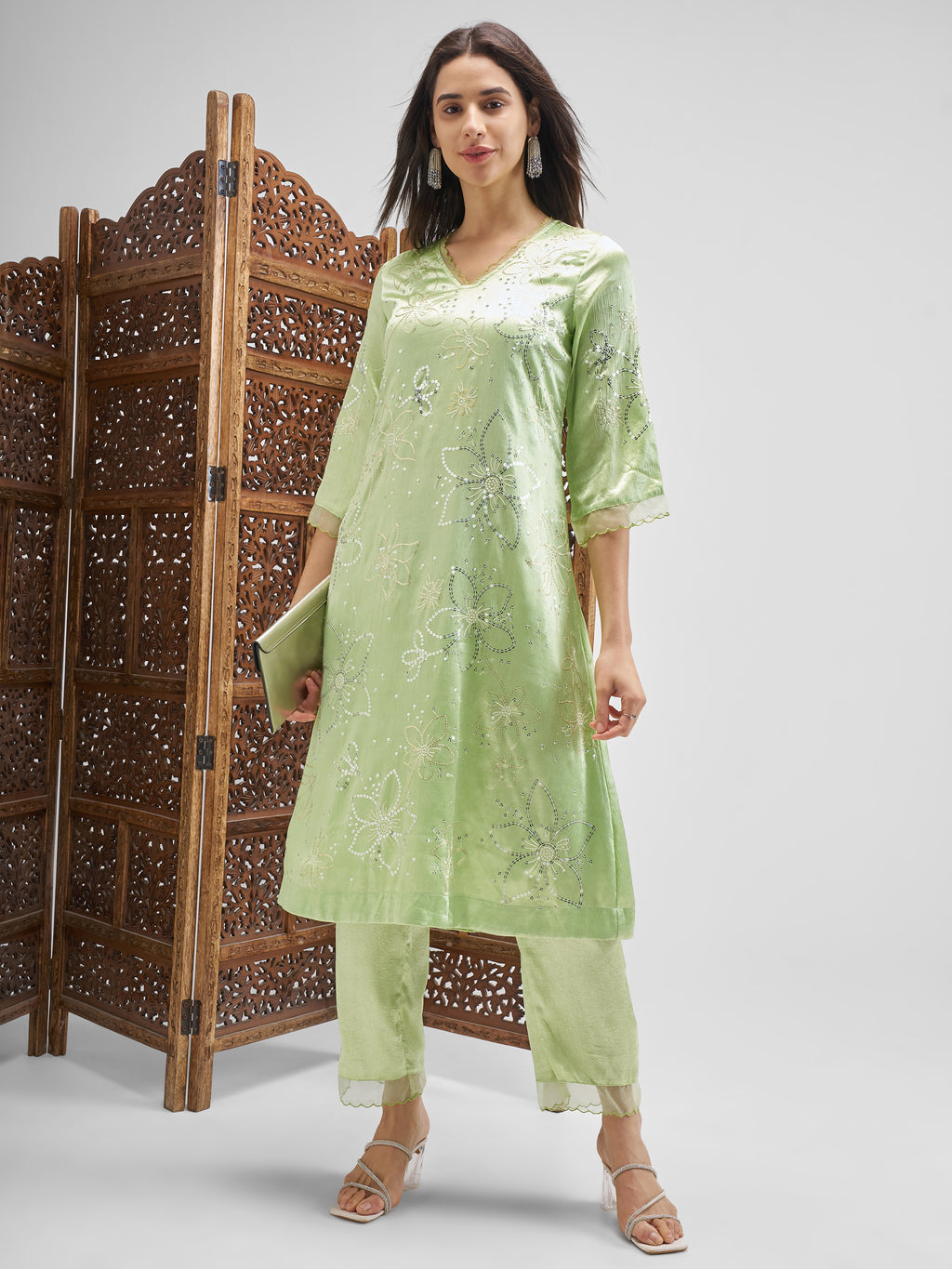 Vishudh Women Green Embroidered Kurta And Trousers - Green - Image 1