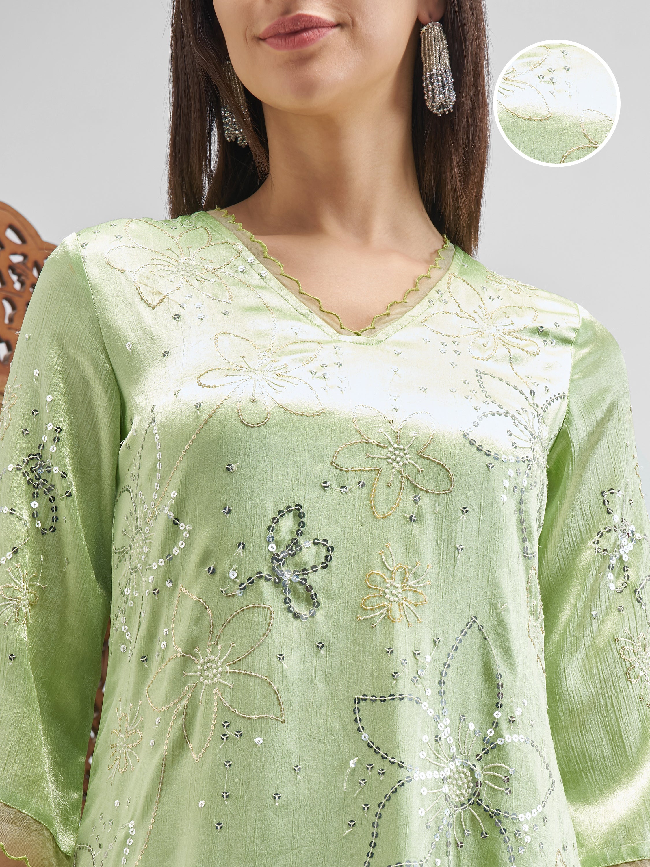 Vishudh Women Green Embroidered Kurta And Trousers - Green - Image 5