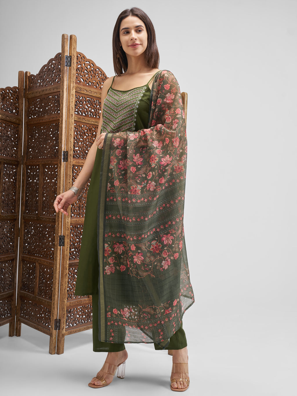 Vishudh Women Green Embroidered Kurta And Trousers With Dupatta - Green - Image 2