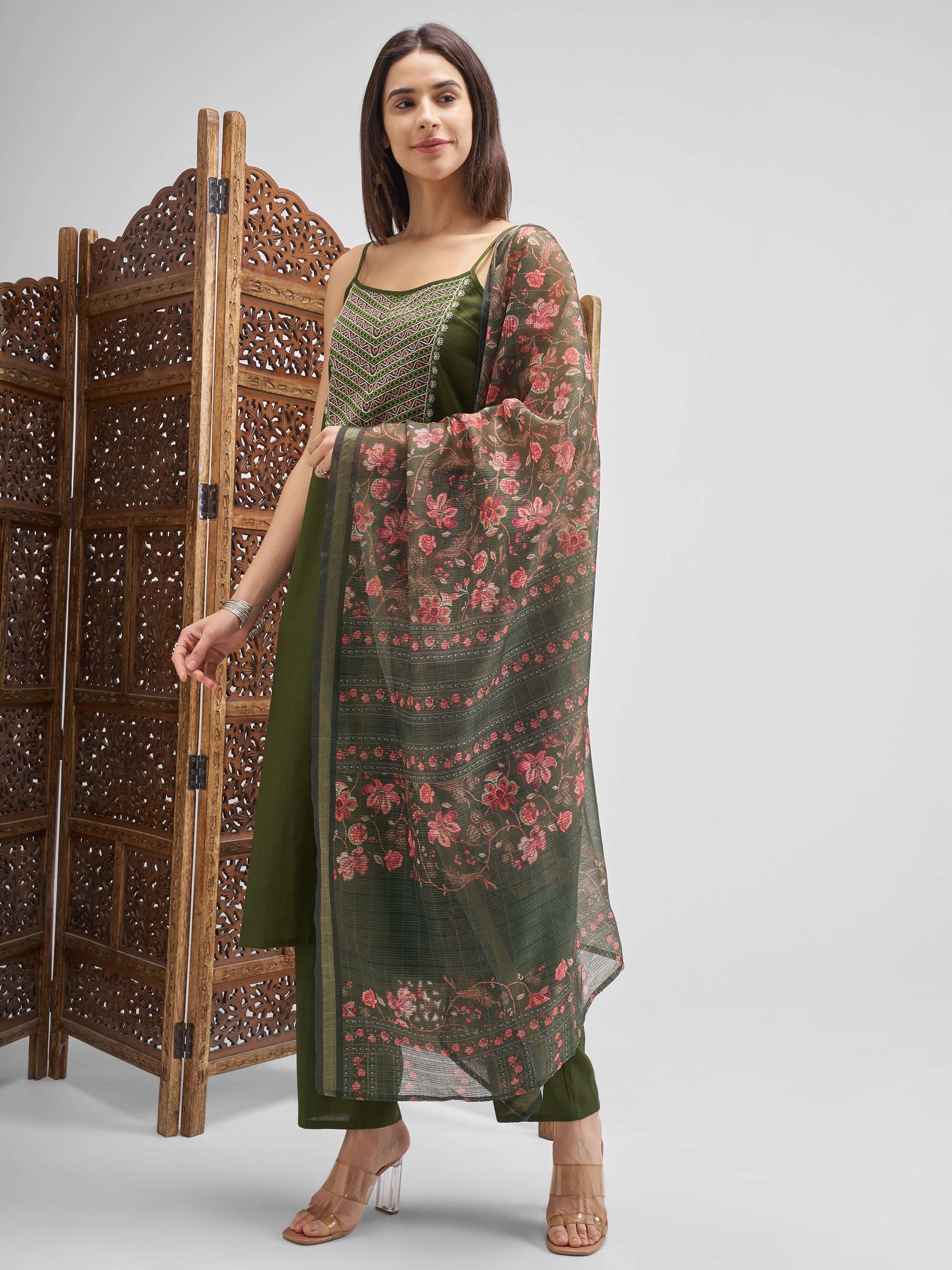 Vishudh Women Green Embroidered Kurta And Trousers With Dupatta - Green - Image 2