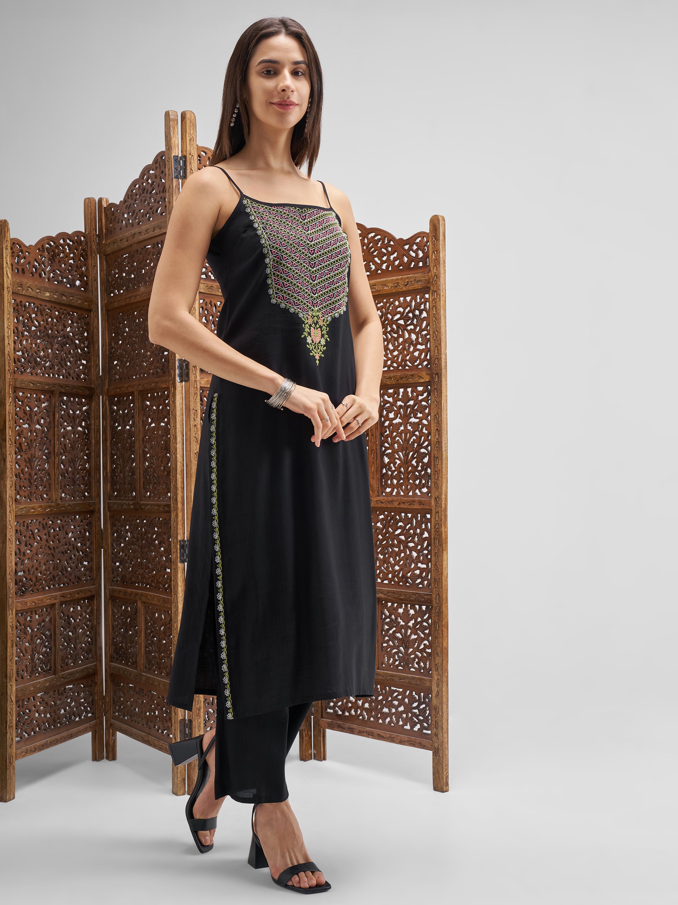 Vishudh Women Black Embroidered Kurta And Trousers With Dupatta - Black - Image 4