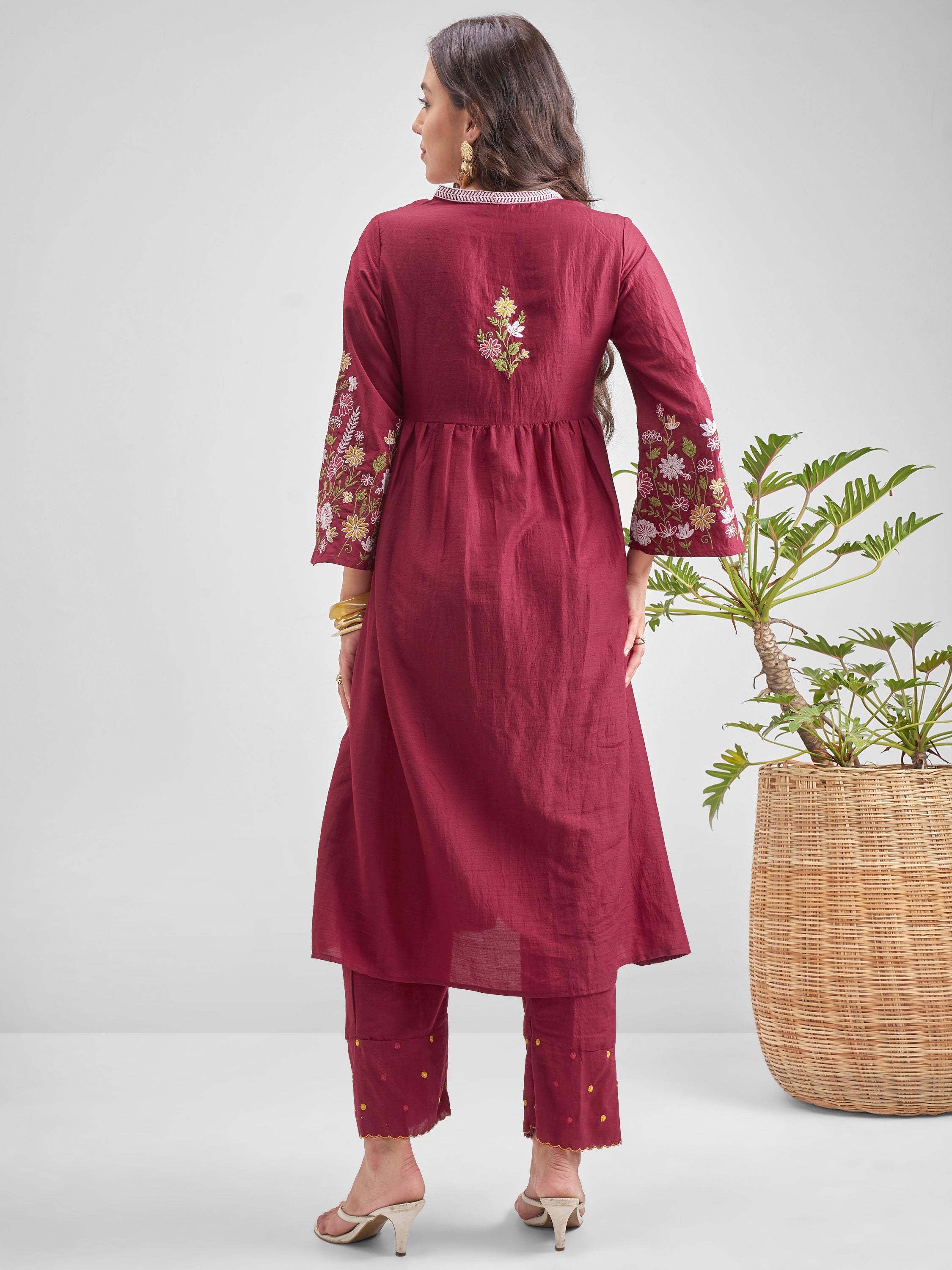 Vishudh Women Maroon Embroidered Kurta With Trouser - Maroon - Image 3