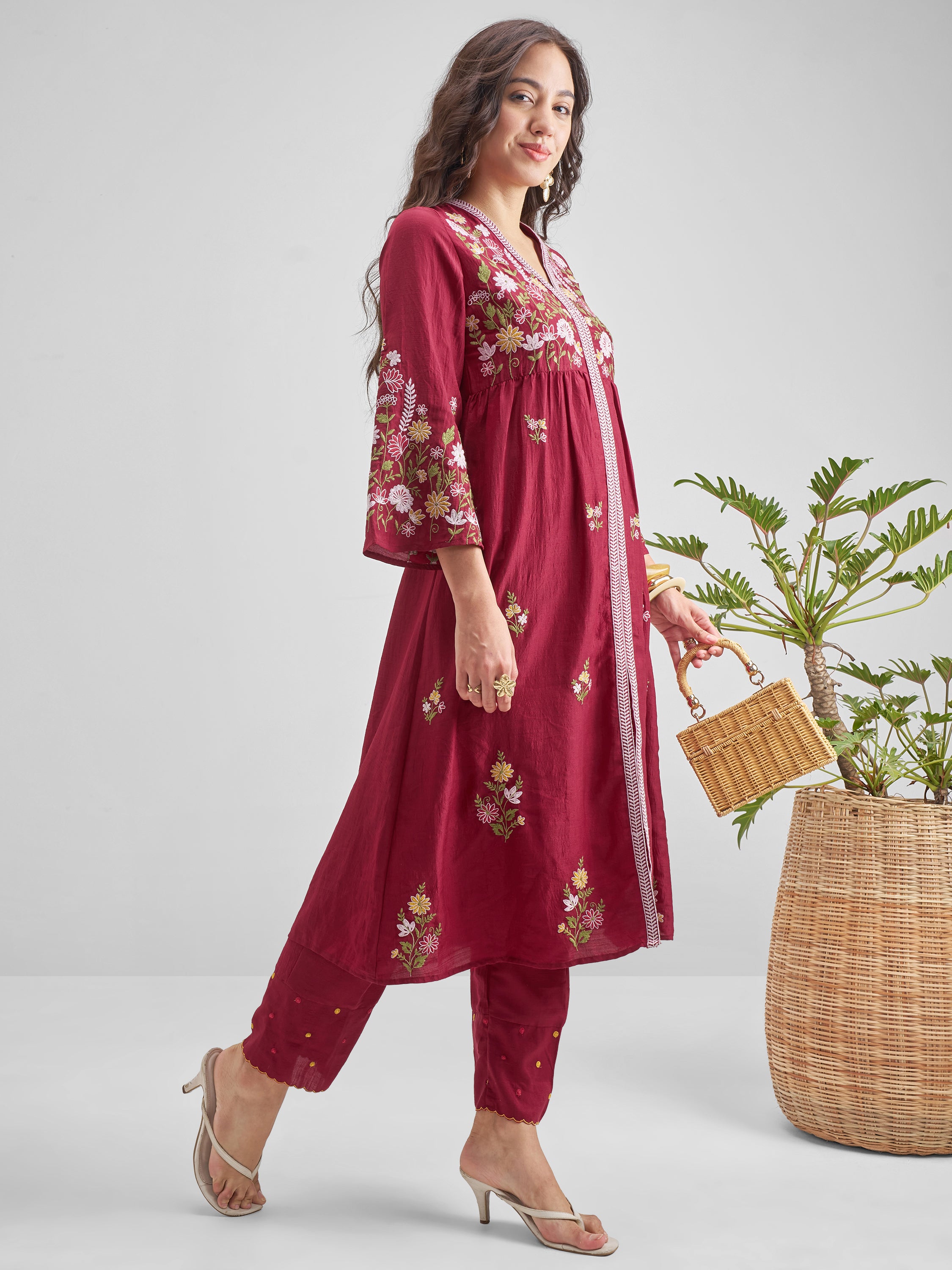 Vishudh Women Maroon Embroidered Kurta With Trouser - Maroon - Image 4