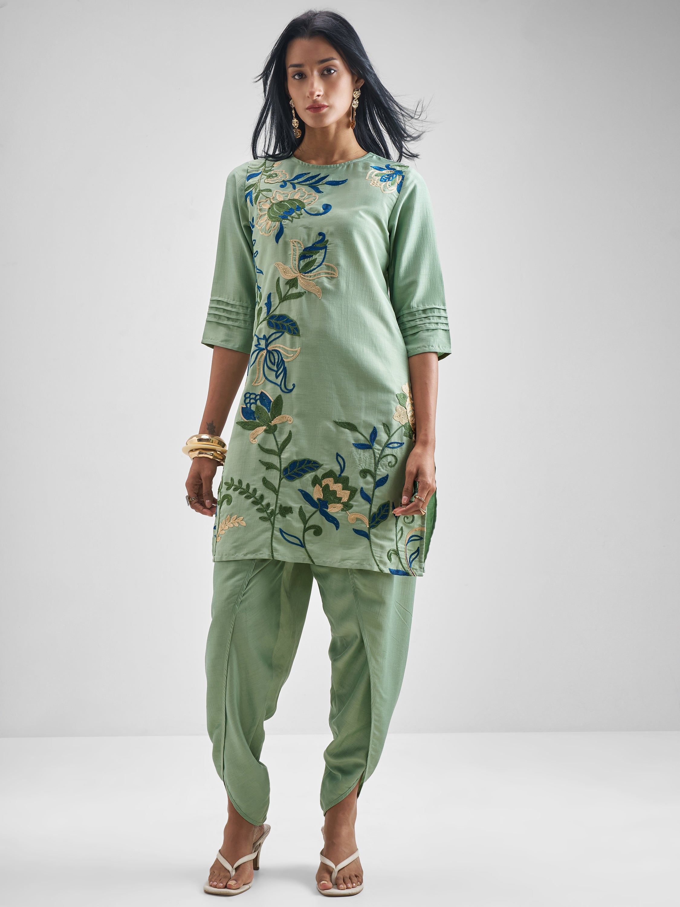 Vishudh Women Green Kurta With Dhoti Pant - Green - Image 1