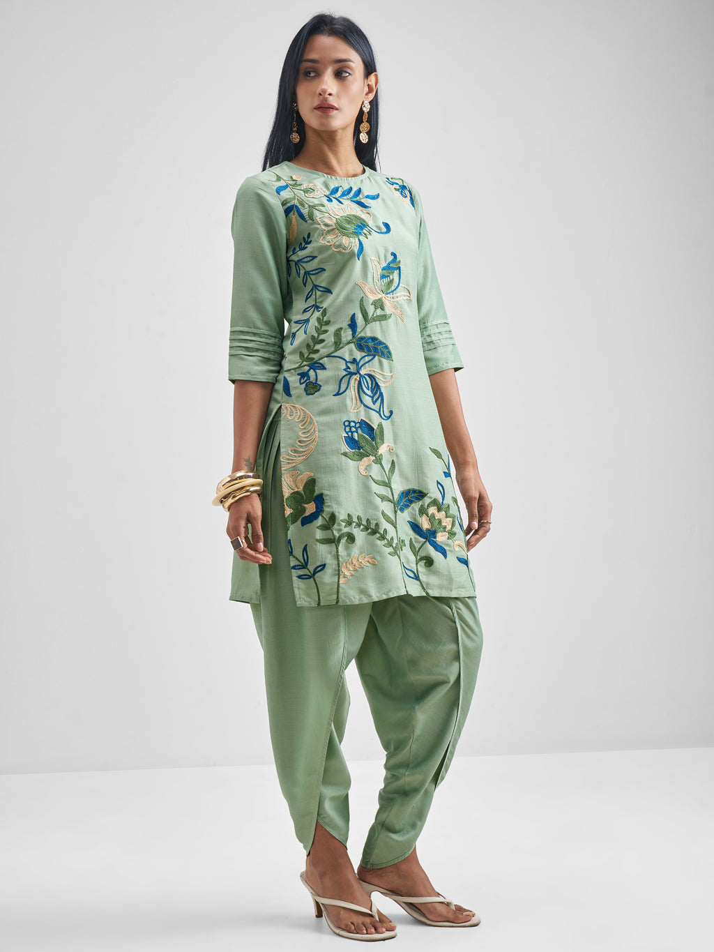Vishudh Women Green Kurta With Dhoti Pant - Green - Image 4