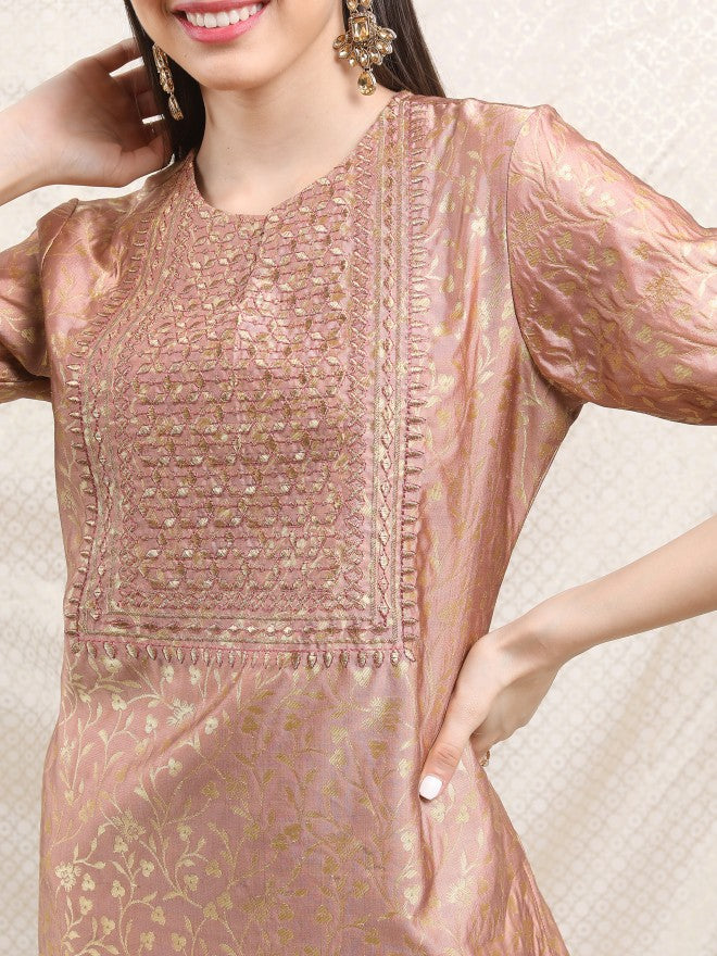 Vishudh Women Rose Embroidered Straight Kurta - Rose - Image 4