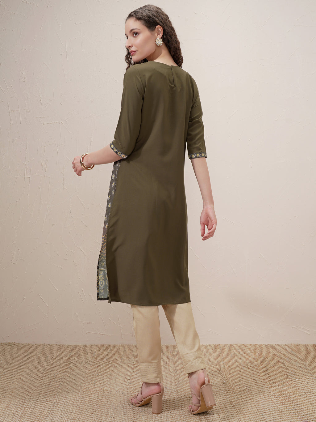Vishudh Women Green Printed Straight Kurta - Green - Image 3