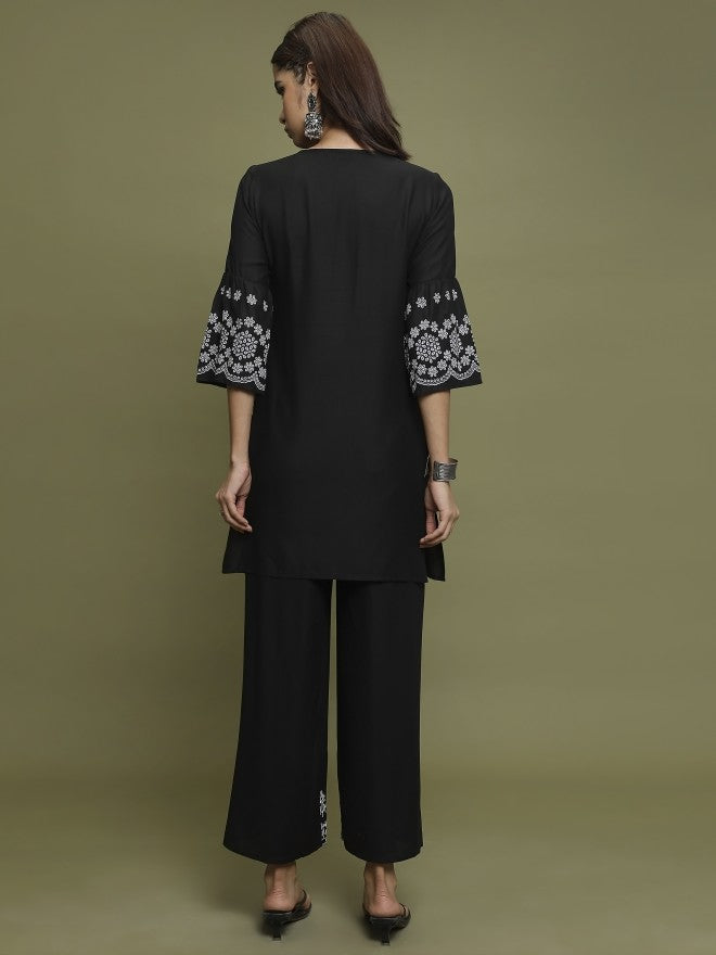 Vishudh Women Black Printed Straight Kurta - Black - Image 3