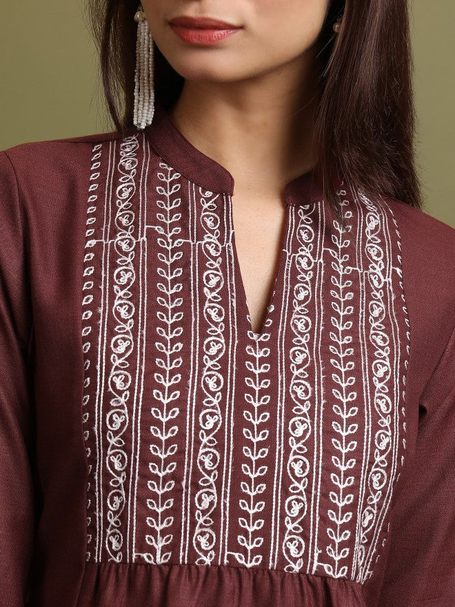 Vishudh Women Maroon Embroidered Straight Kurta - Maroon - Image 5