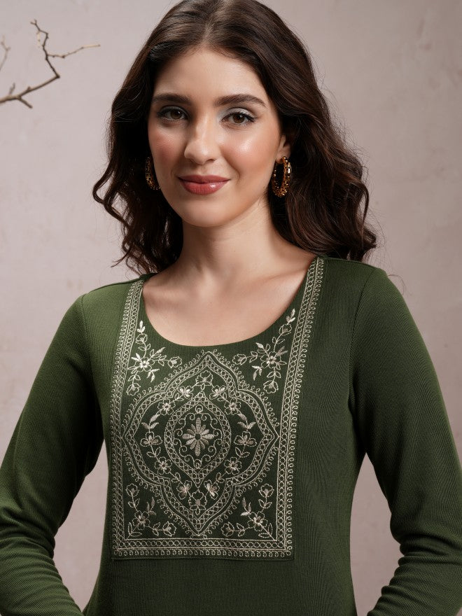 Vishudh Women Green Embroidered Straight Kurta - Green - Image 2
