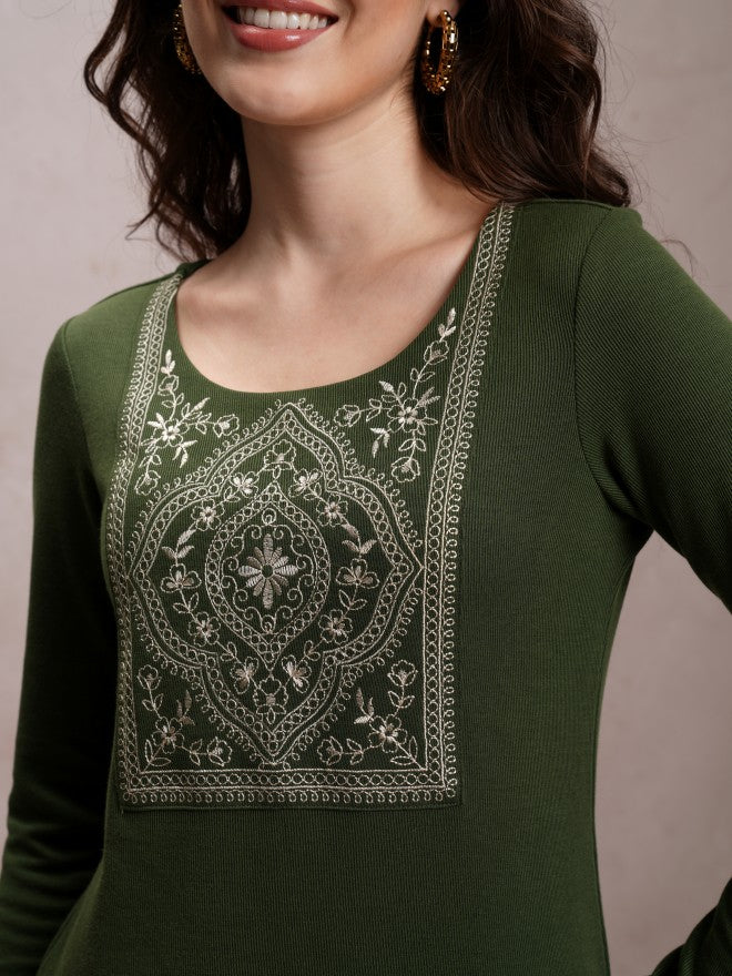 Vishudh Women Green Embroidered Straight Kurta - Green - Image 5