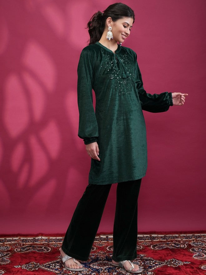 Vishudh Women Green Embroidered Straight Kurta - Green - Image 4