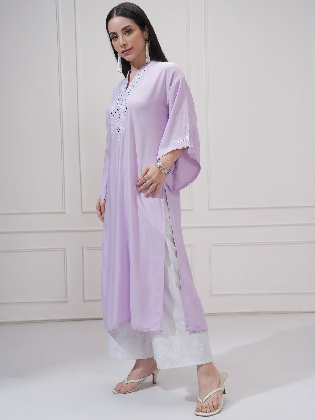 Vishudh Women Purple Embroidered A-Line Kurta - Purple - Image 4