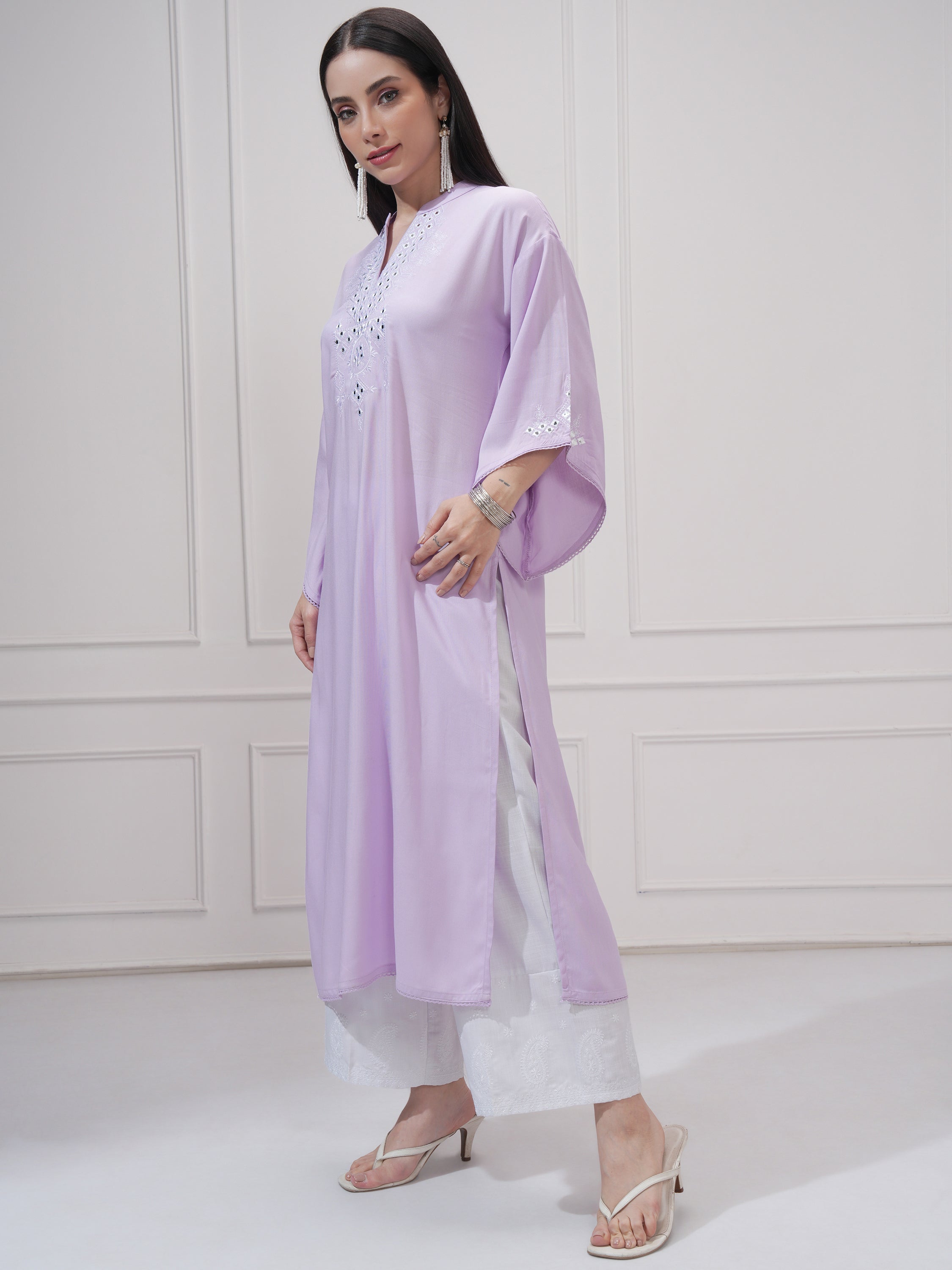 Vishudh Women Purple Embroidered A-Line Kurta - Purple - Image 4