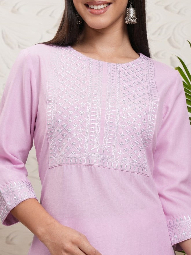 Vishudh Women Lavender Embroidered Straight Kurta - Lavender - Image 5