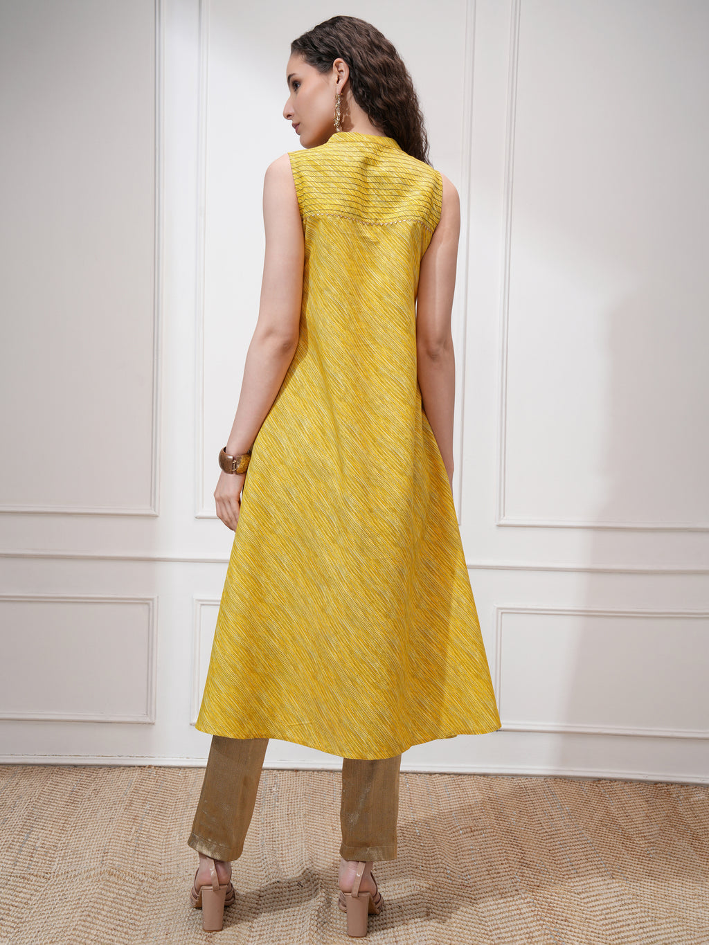 Vishudh Women Yellow Self Design Straight Kurta - Yellow - Image 3