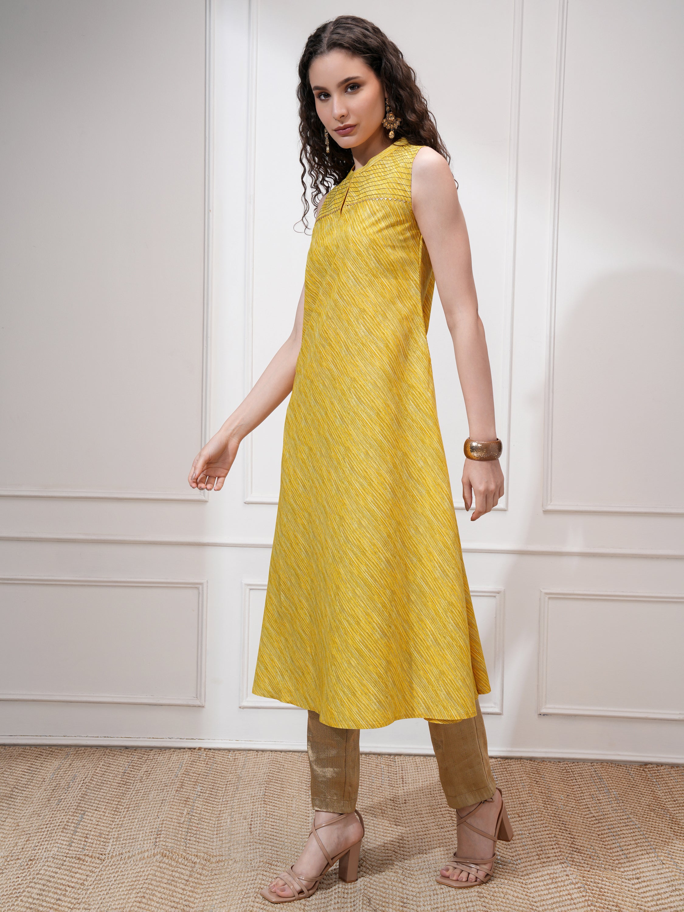 Vishudh Women Yellow Self Design Straight Kurta - Yellow - Image 4