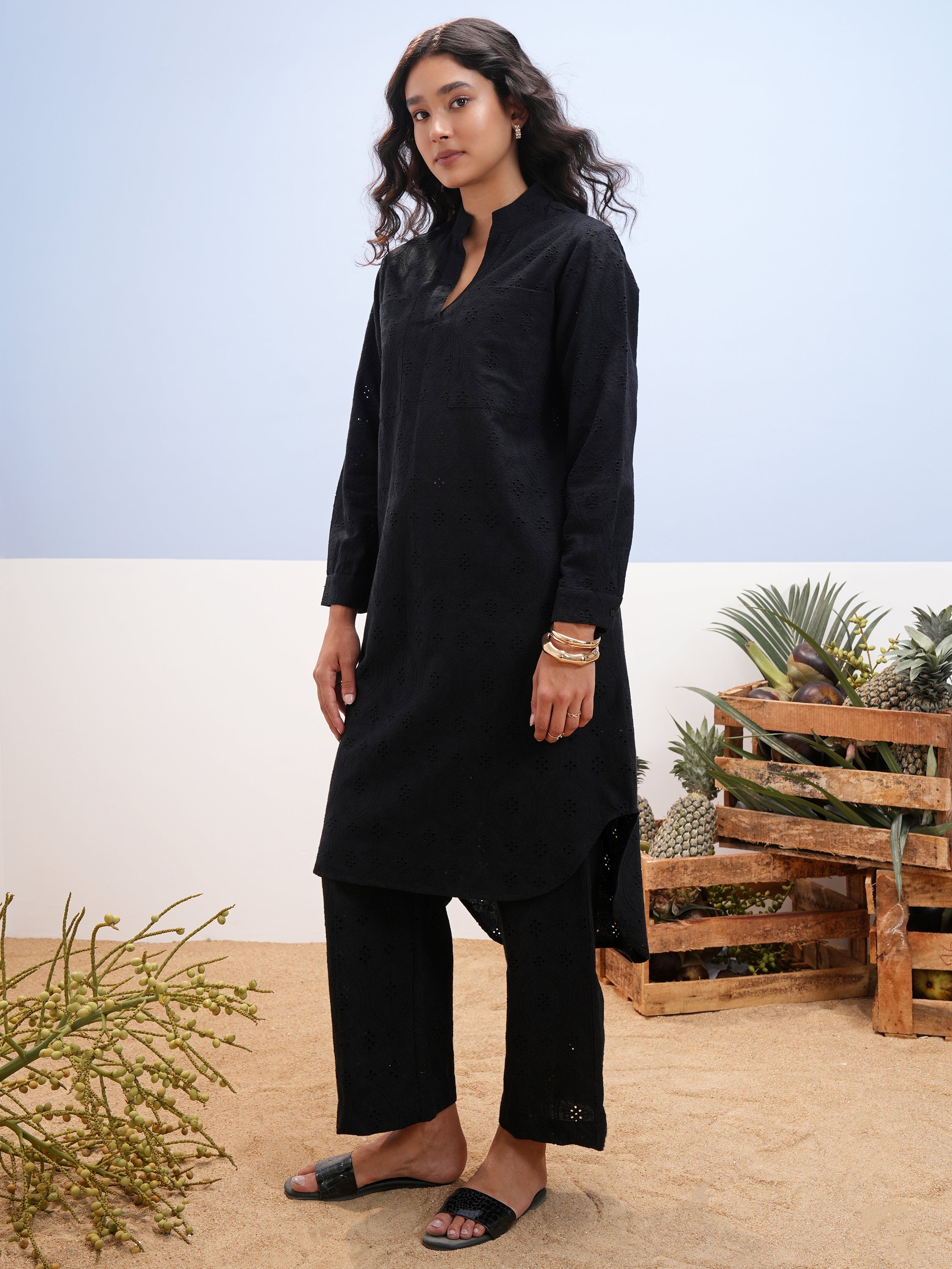 Vara By Vishudh Women Black Embroidered Straight Kurta - Black - Image 2