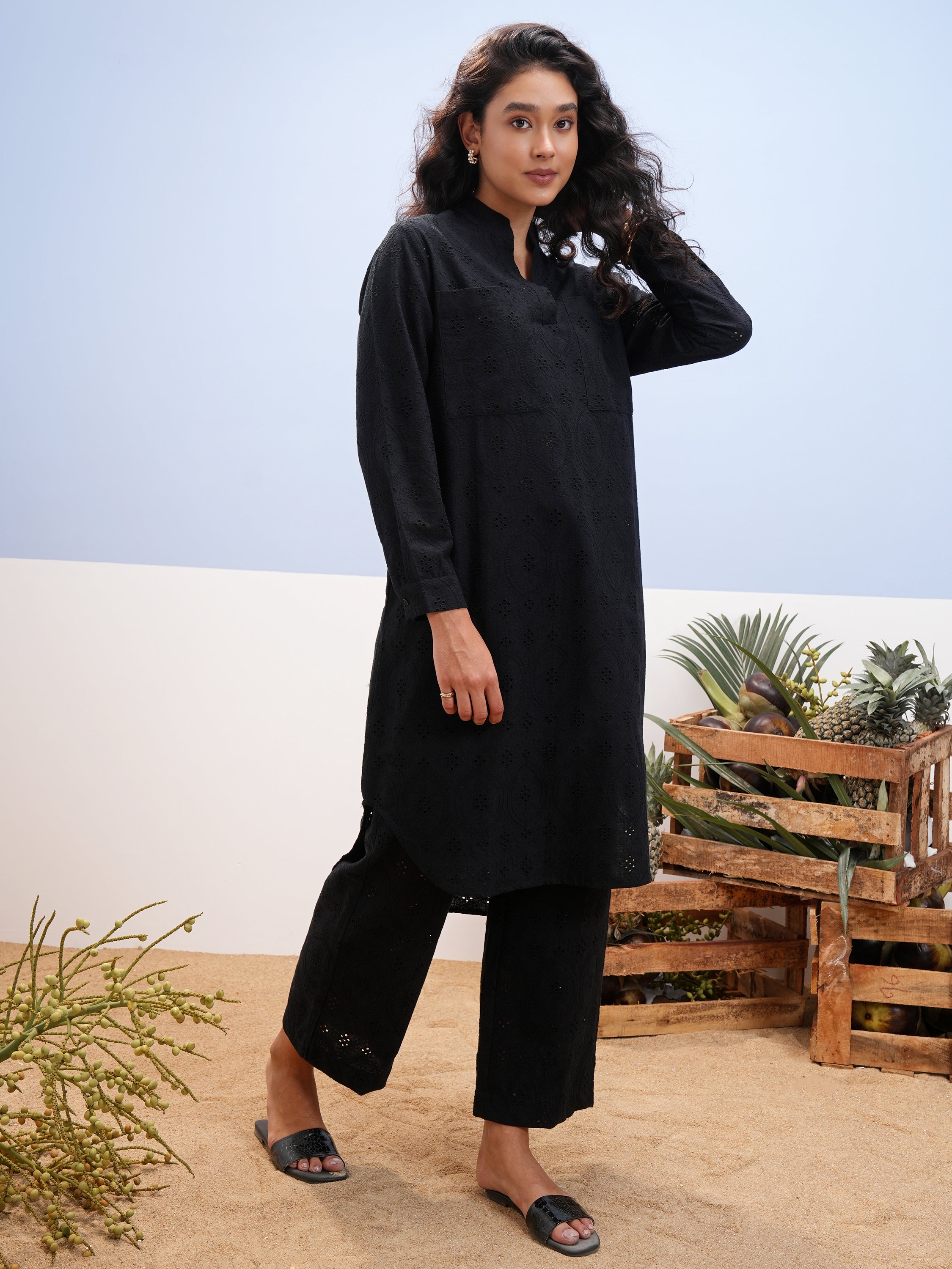 Vara By Vishudh Women Black Embroidered Straight Kurta - Black - Image 4