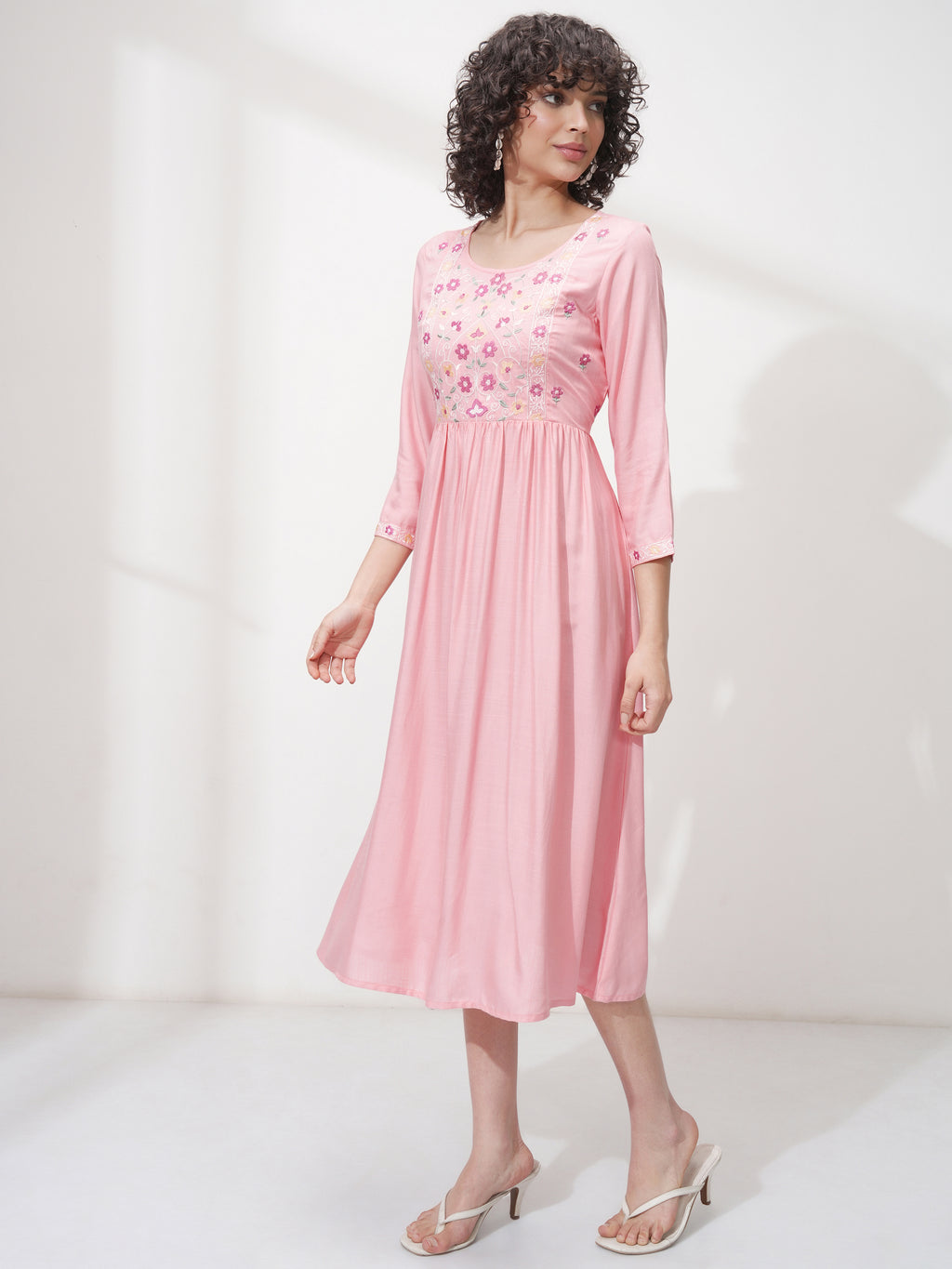 Vishudh Women Pink Embroidered A-Line Kurta - Pink - Image 2
