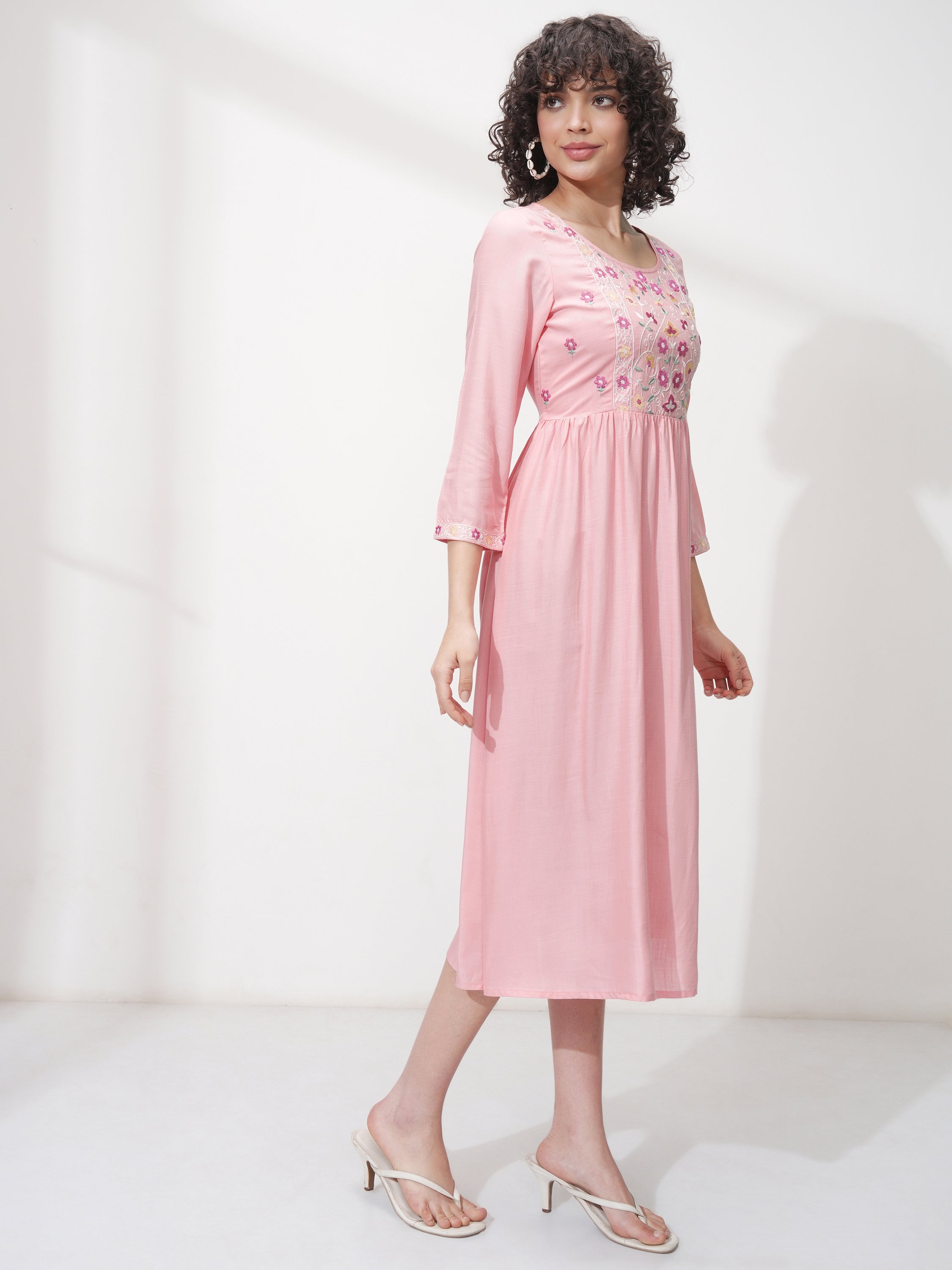 Vishudh Women Pink Embroidered A-Line Kurta - Pink - Image 4