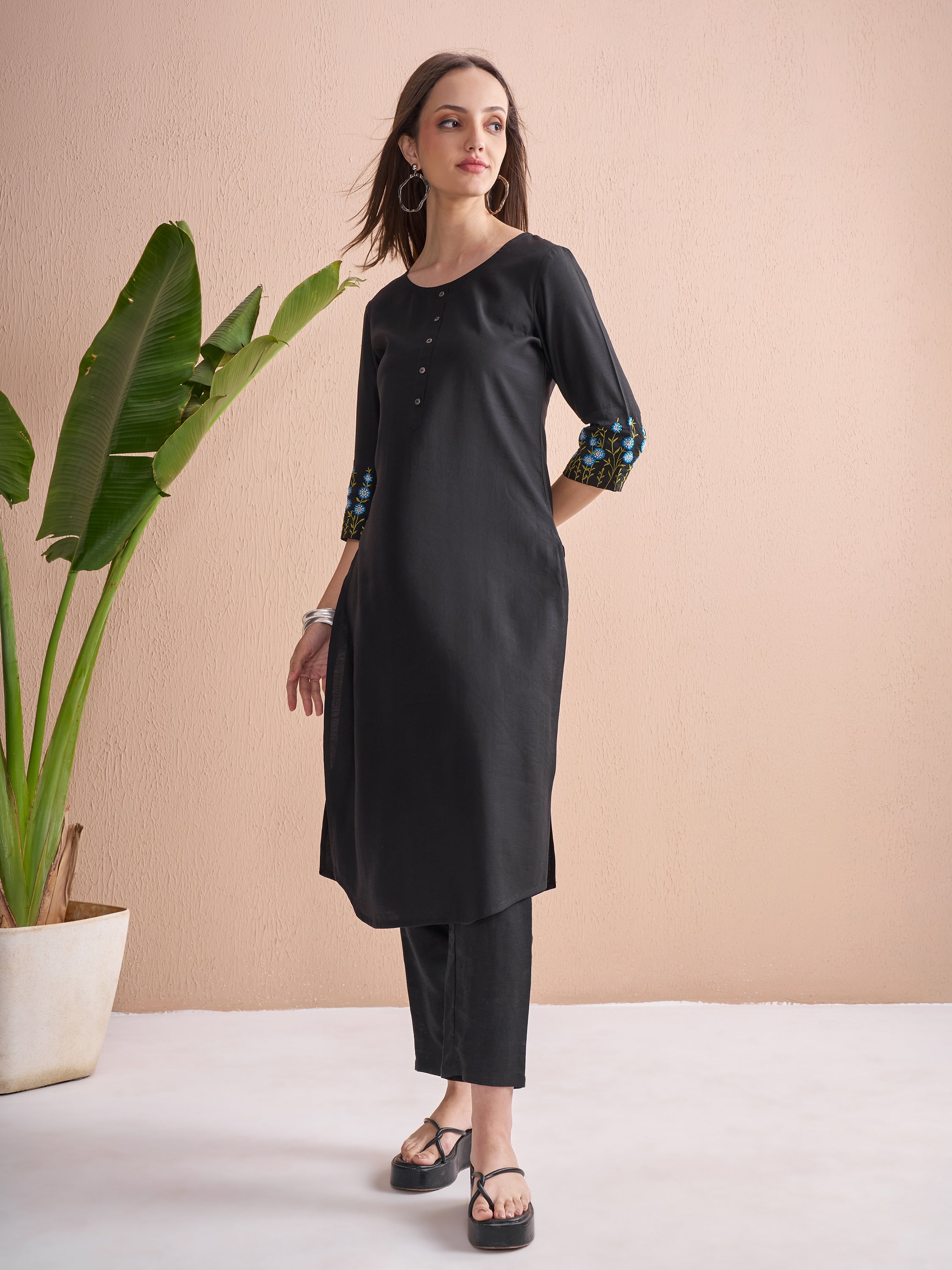 Vishudh Women Black Embroidered Straight Kurta - Black - Image 2