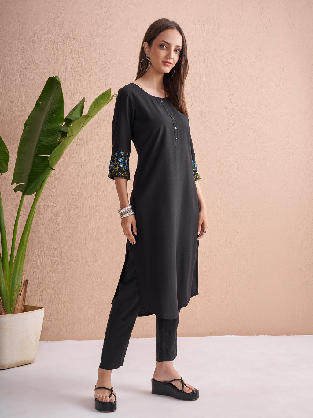 Vishudh Women Black Embroidered Straight Kurta - Black - Image 6