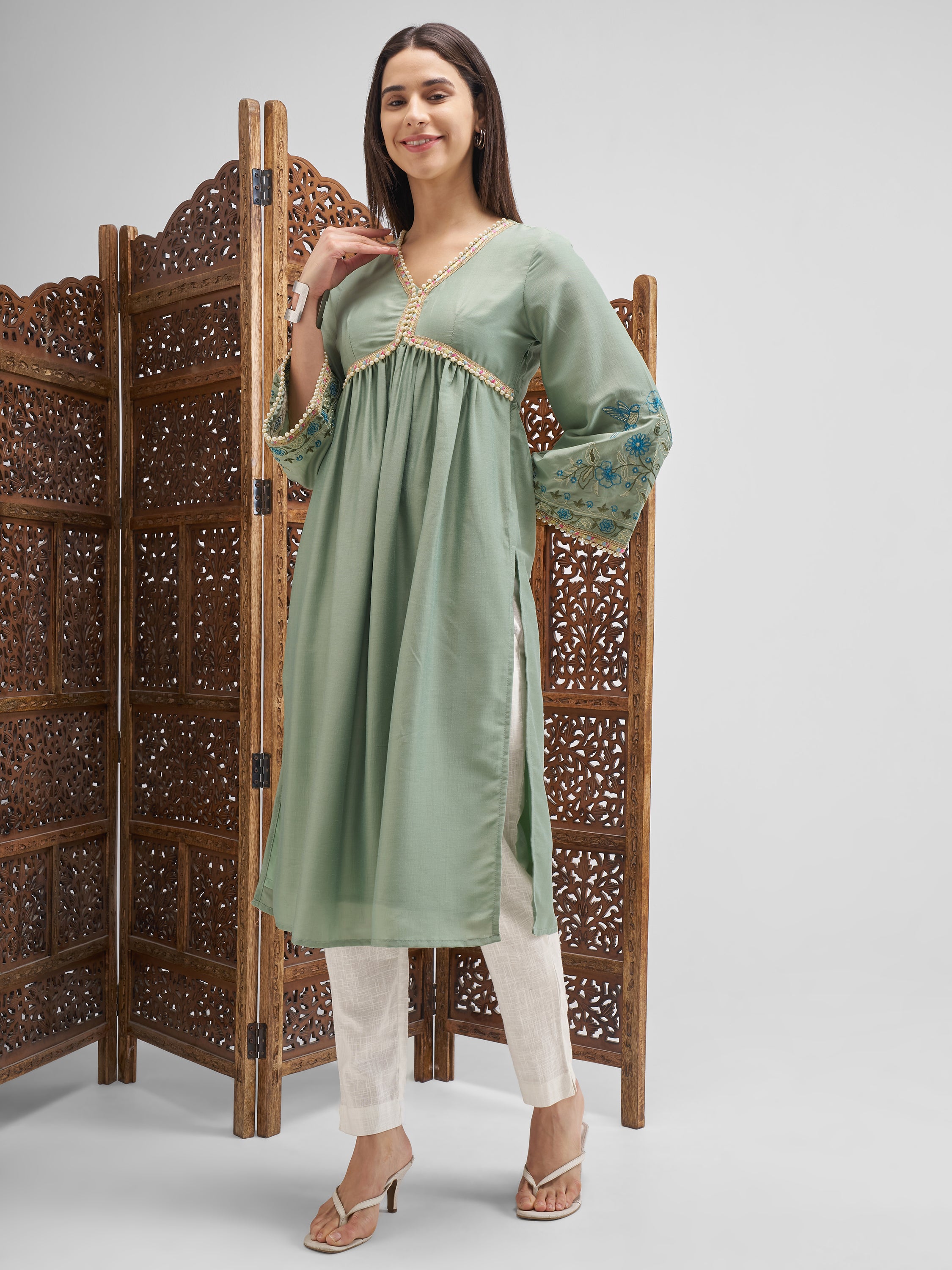 Vishudh Women Green Embroidered Anarkali Kurta - Green - Image 2