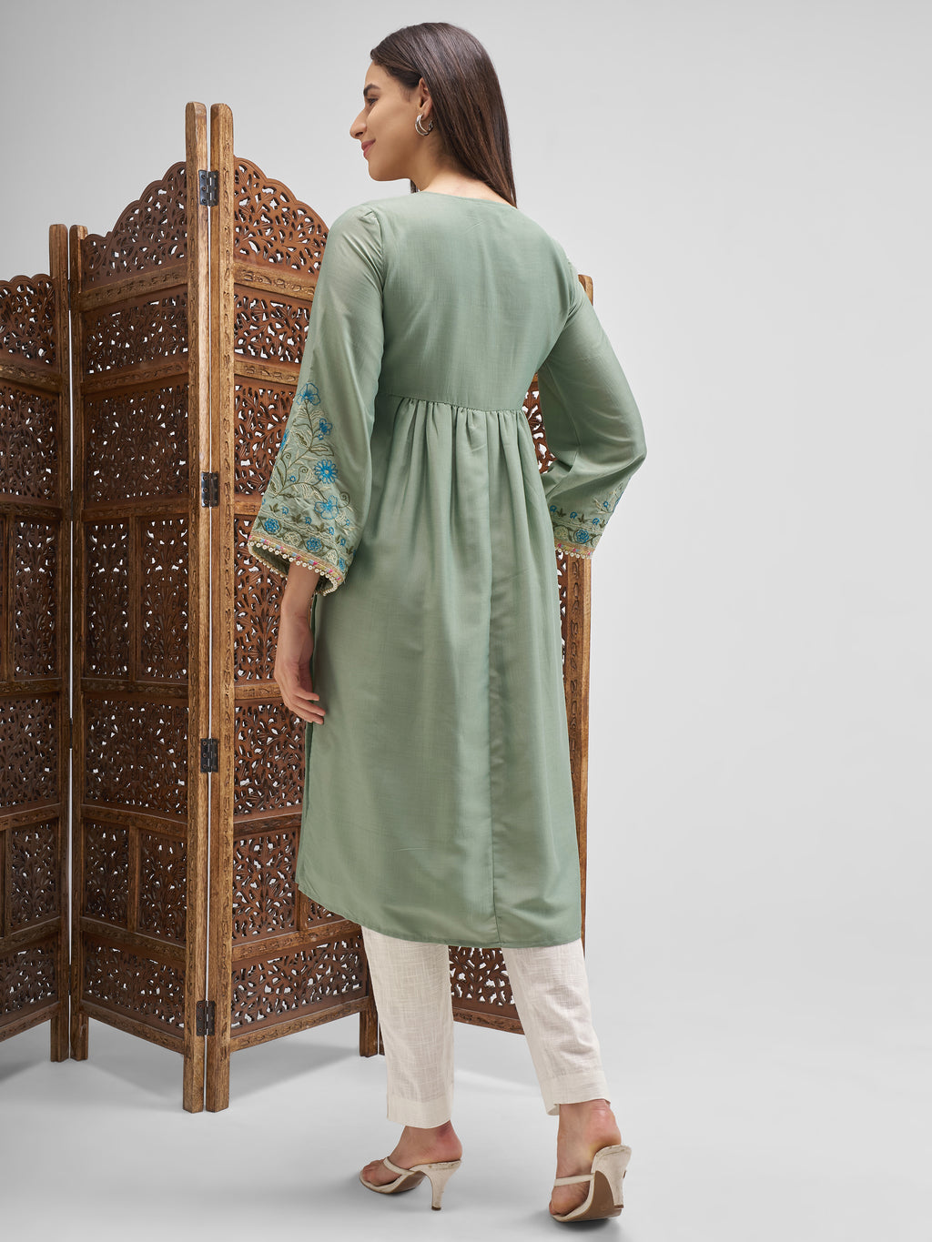 Vishudh Women Green Embroidered Anarkali Kurta - Green - Image 3