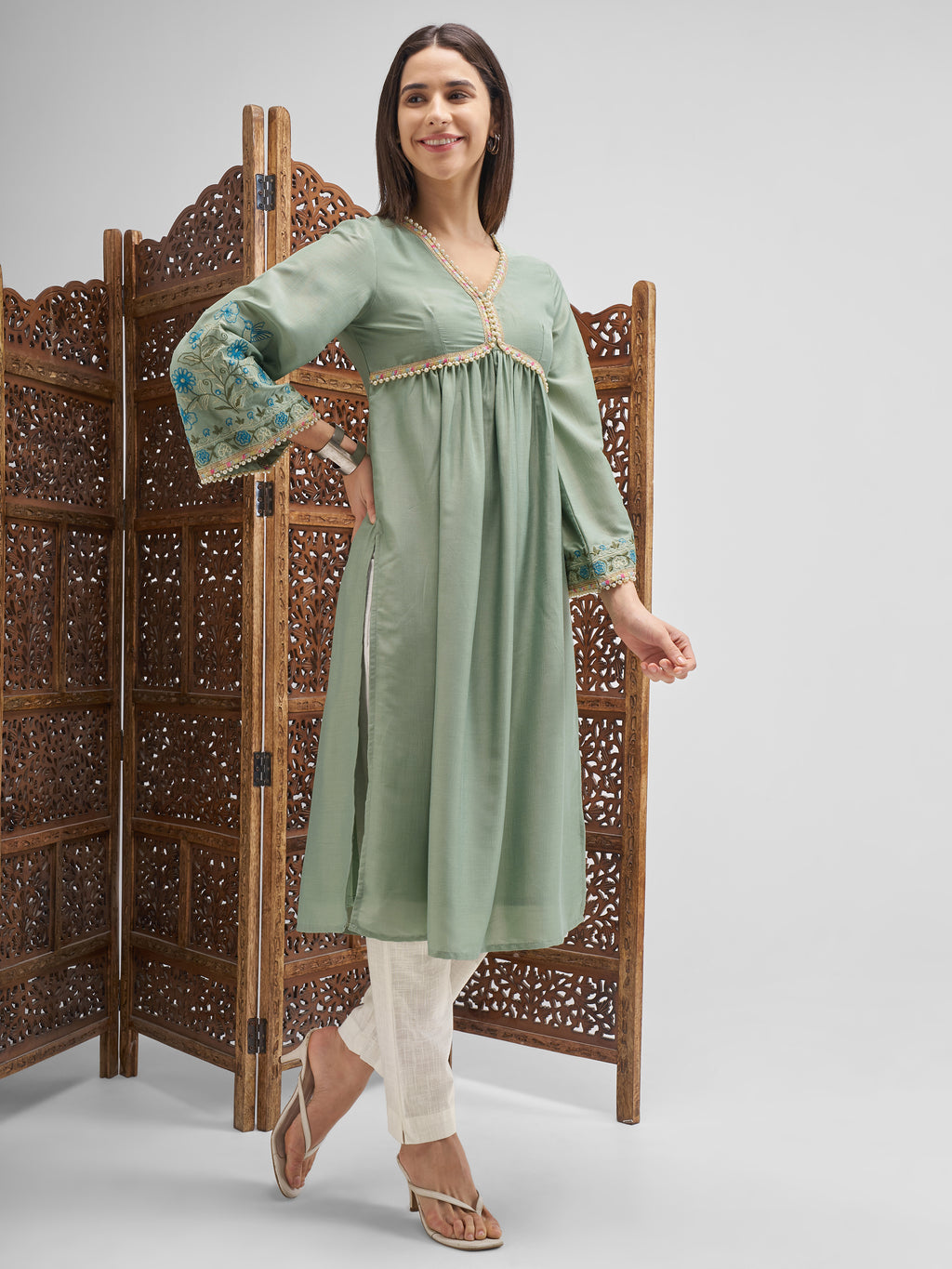Vishudh Women Green Embroidered Anarkali Kurta - Green - Image 4