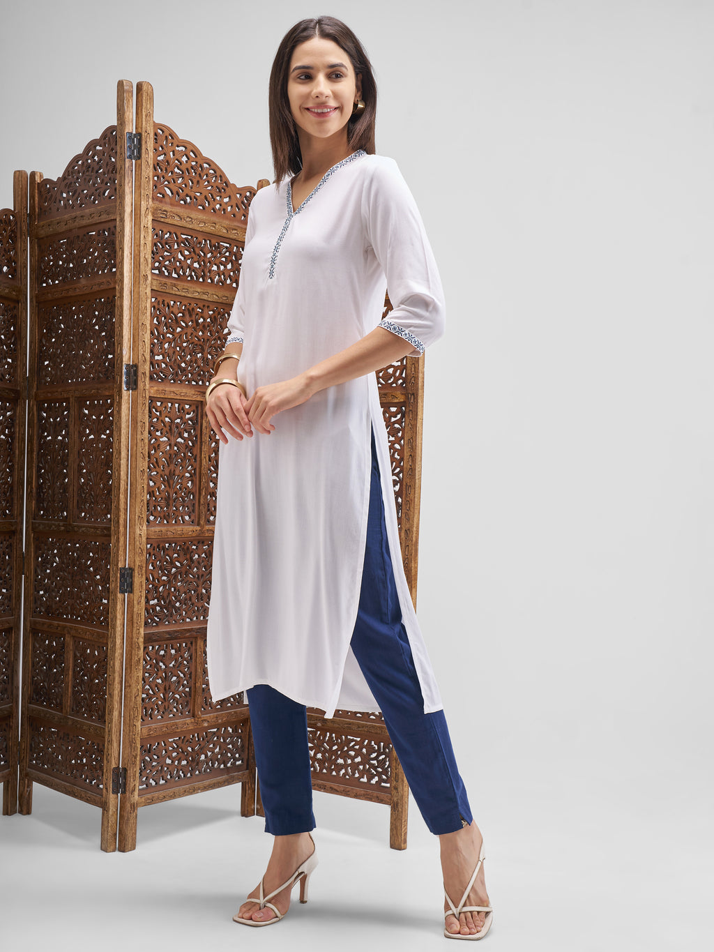 Vishudh Women Off White Embroidered Straight Kurta - Off White - Image 2