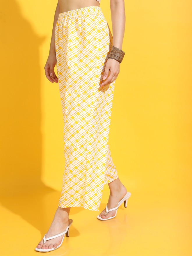 Vishudh Women Yellow Printed Straight Palazzos - Yellow - Image 4