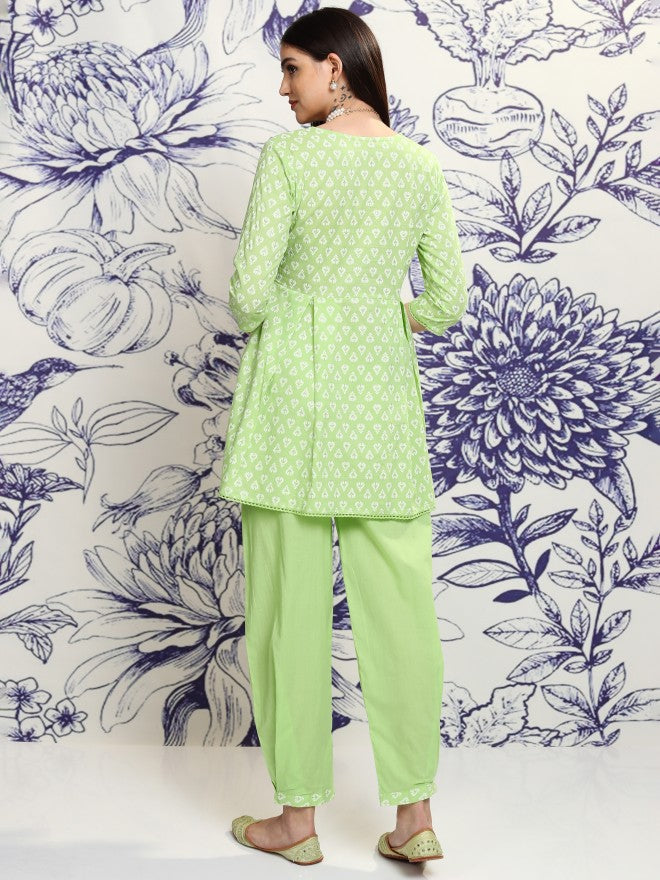 Vishudh Women Green Tunic With Trouser - Green - Image 3