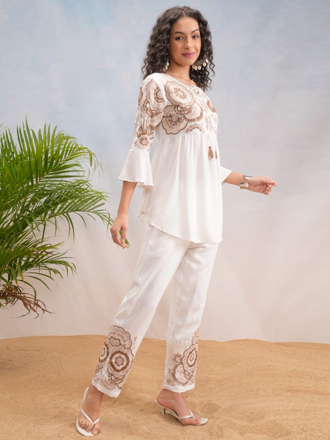 Vishudh Women Off White Top With Trouser - Off White - Image 6