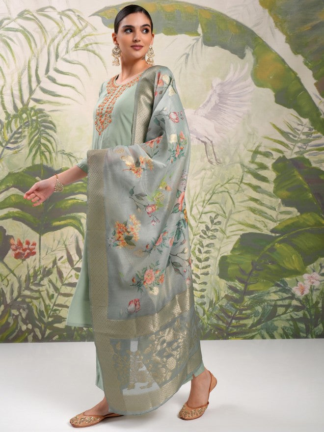 Vishudh Women Green Embroidered Kurta With Trouser And Dupatta - Green - Image 4