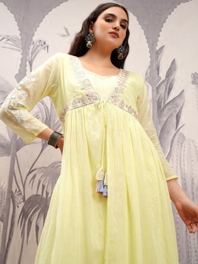 Vishudh Women Yellow Embroidered Kurta With Palazzo - Yellow - Image 2