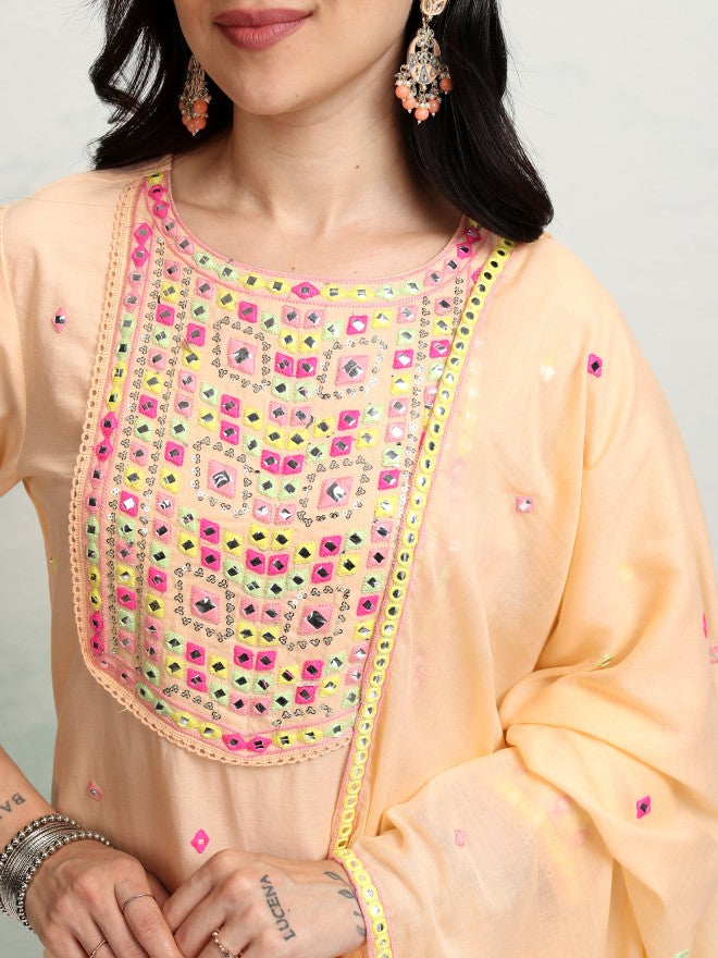 Vishudh Women Pink Embroidered Kurta With Trouser And Dupatta - Pink - Image 5