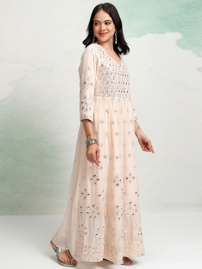 Vishudh Women Cream Embroidered Kurta With Trouser And Dupatta - Cream - Image 6