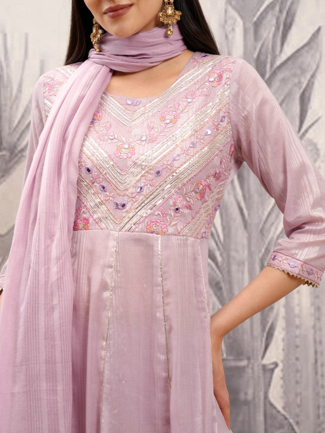 Vishudh Women Mauve Embroidered Kurta With Trouser And Dupatta - Mauve - Image 5